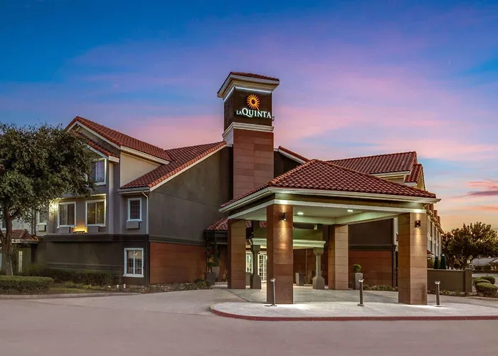 La Quinta By Wyndham Dallas Dfw Airport North